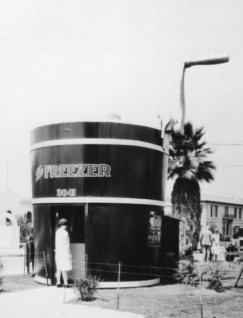 22 photos vintage de restaurants aux formes loufoques de Los Angeles 22 photos vintage de restaurants aux formes loufoques de Los Angeles 15 22-photos-vintage-de-restaurants-aux-formes-loufoques-de-Los-Angeles-15