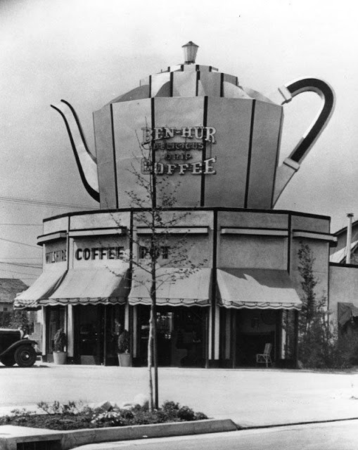22 photos vintage de restaurants aux formes loufoques de Los Angeles 22 photos vintage de restaurants aux formes loufoques de Los Angeles 16 22-photos-vintage-de-restaurants-aux-formes-loufoques-de-Los-Angeles-16