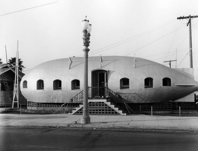 22 photos vintage de restaurants aux formes loufoques de Los Angeles 22 photos vintage de restaurants aux formes loufoques de Los Angeles 8 22-photos-vintage-de-restaurants-aux-formes-loufoques-de-Los-Angeles-8