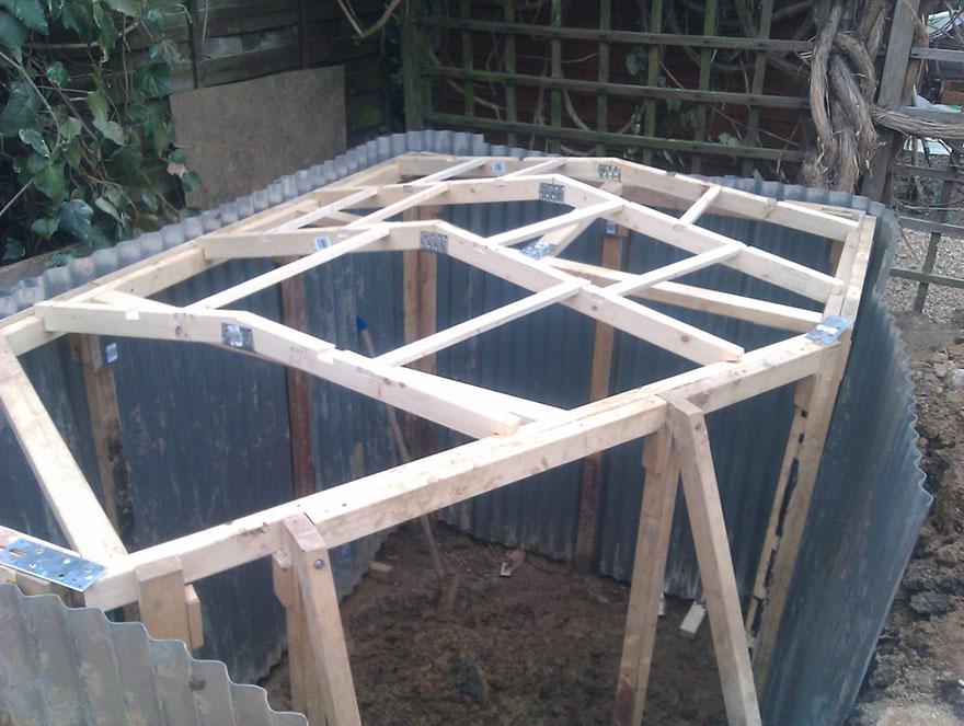 Contruire son trou de Hobbit dans le jardin Contruire son trou de Hobbit dans le jardin 2 Contruire-son-trou-de-Hobbit-dans-le-jardin-2