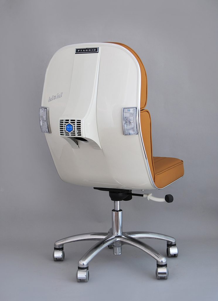 Le scooter chaise - recyclage de vieux scooters vespa en chaise de bureau Le scooter chaise recyclage de vieux scooters vespa en chaise de bureau 13 Le-scooter-chaise-recyclage-de-vieux-scooters-vespa-en-chaise-de-bureau-13