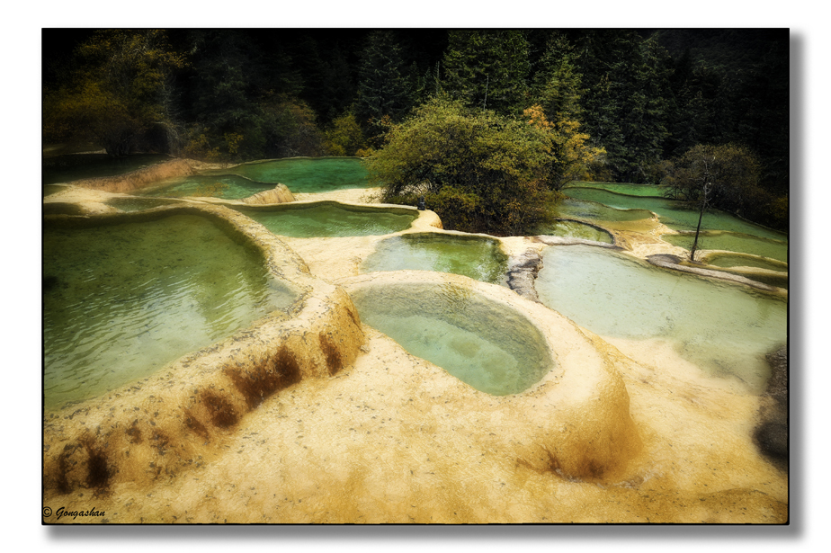 Les bassins turquoises et émeraudes de Huanglong Les bassins turquoises et emeraudes de Huanglong 6 Les-bassins-turquoises-et-emeraudes-de-Huanglong-6