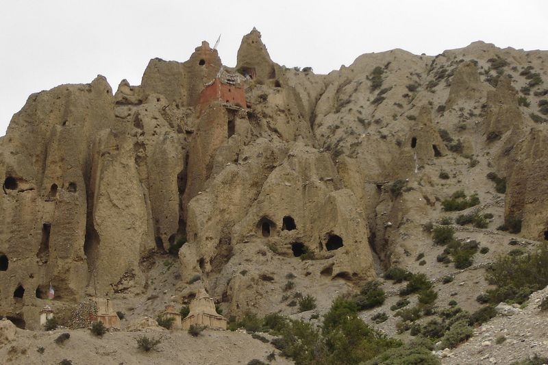 Les mystérieuses grottes de Mustang au Népal Les mysterieuses grottes de Mustang au Nepal 9 Les-mysterieuses-grottes-de-Mustang-au-Nepal-9