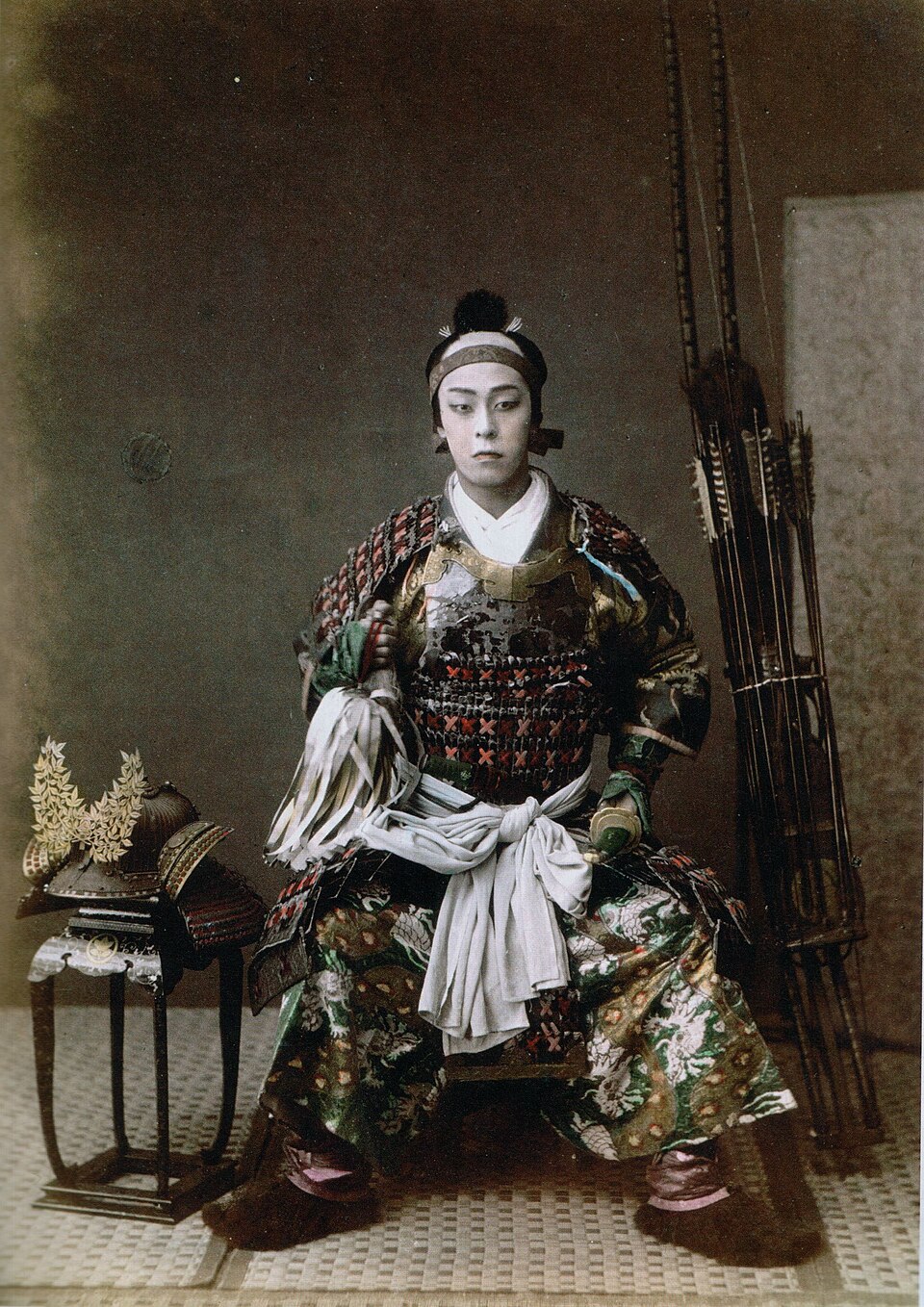 Archer japonais photographié par Felice Beato en 1867 Archer japonais en tenue de samouraï photographié par Felice Beato en 1867