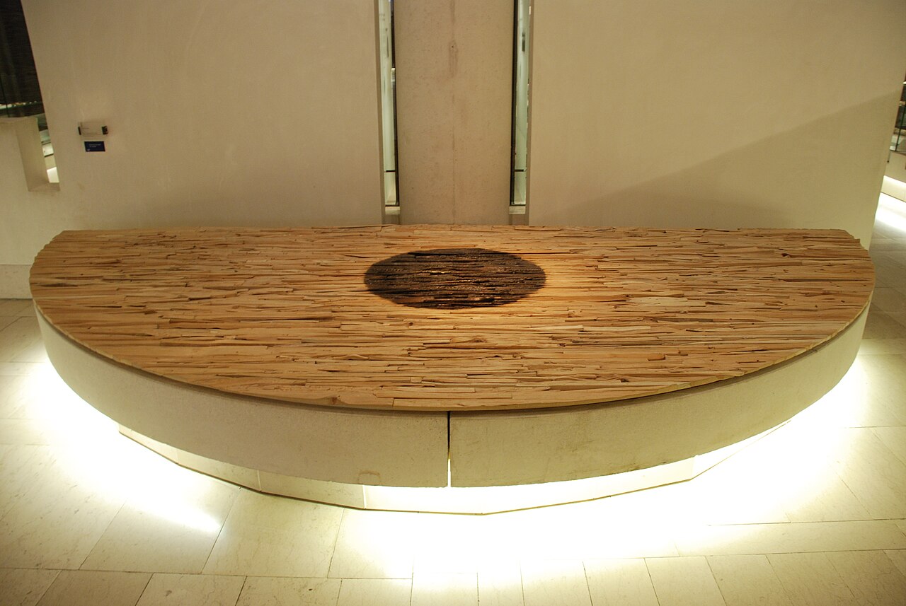 Hearth, sculpture circulaire en pierre d’Andy Goldsworthy au National Museum of Scotland Hearth, sculpture circulaire en pierre d’Andy Goldsworthy au National Museum of Scotland