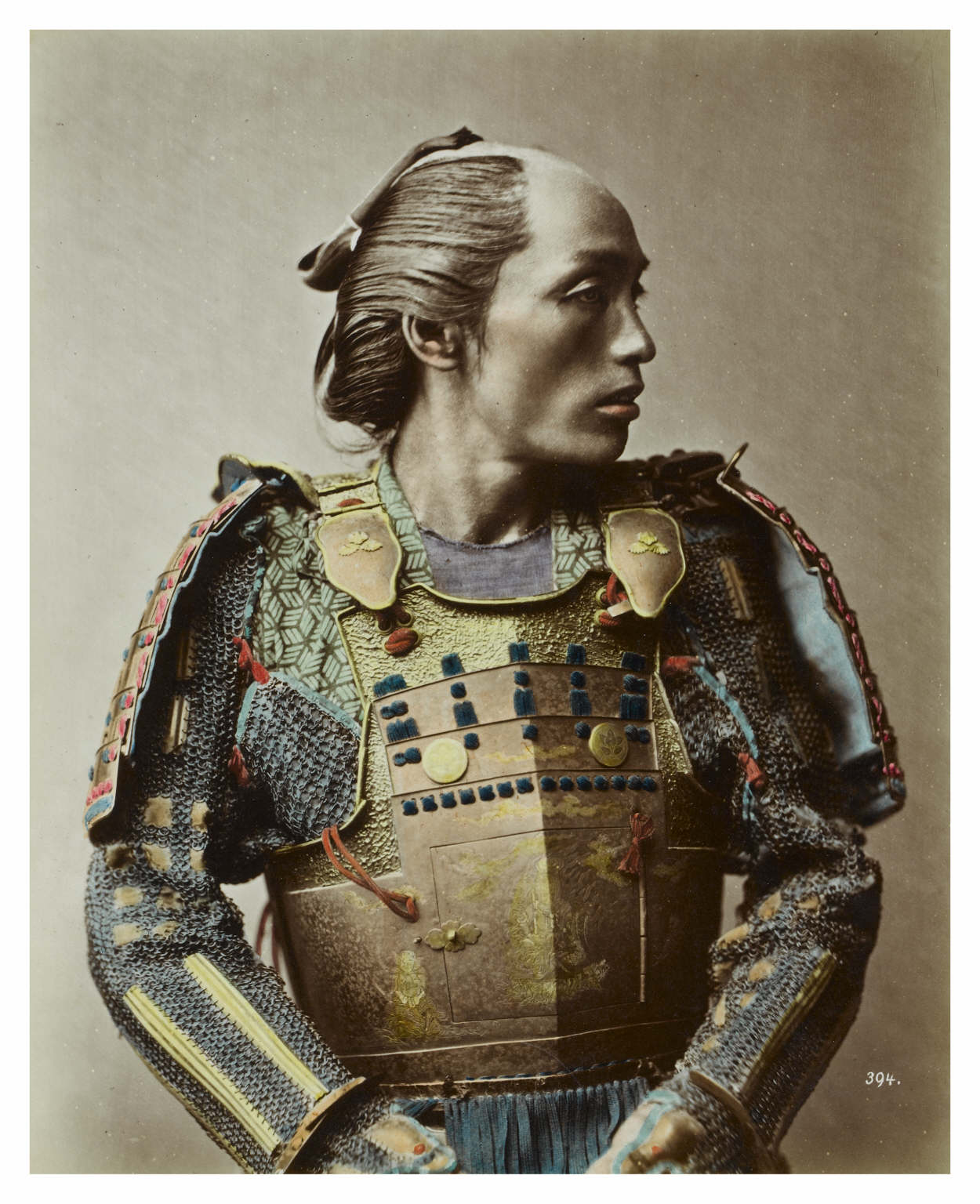 Samouraï en armure colorisé à la main Portrait colorisé à la main d’un homme japonais en armure de samouraï au 19e siècle
