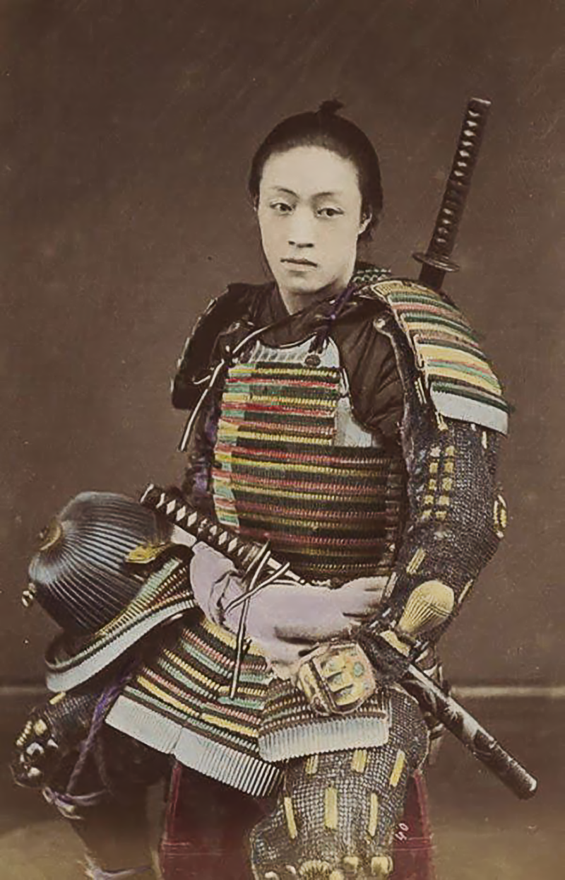 Samouraï à Yokohama vers 1873 Samouraï japonais en armure photographié à Yokohama vers 1873 par Suzuki Shin’ichi