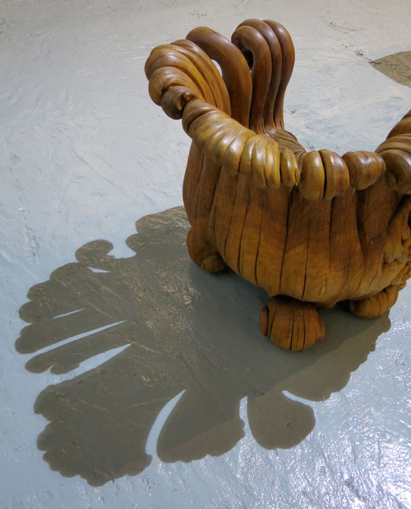 Une incroyable chaise sculptée dans un tronc une incroyable chaise sculptee dans un tronc 11 une-incroyable-chaise-sculptee-dans-un-tronc-11