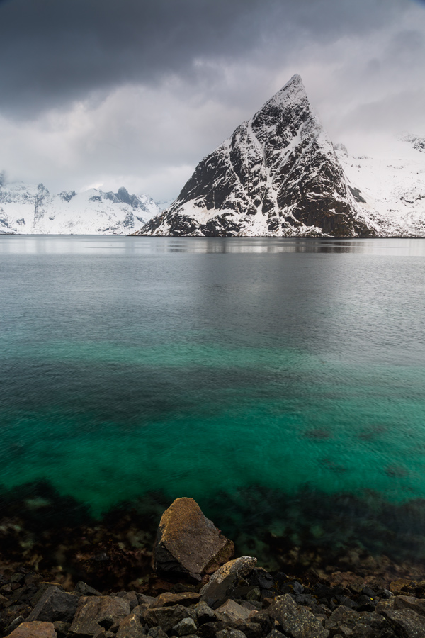 Une semaine en hiver à Lofoten en Norvège par Mikołaj Gospodarek une semaine en hiver a Lofoten en Norvege par Mikołaj Gospodarek 2 une-semaine-en-hiver-a-Lofoten-en-Norvege-par-Mikołaj-Gospodarek-2