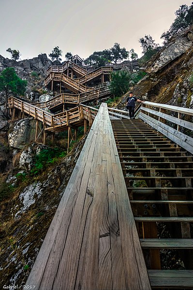Paiva Walkways - 8 km de chemin de bois au milieu d'un paysage magnifique Paiva Walkways 8 km de chemin de bois au milieu d un paysage magnifique 6 Paiva-Walkways-8-km-de-chemin-de-bois-au-milieu-d-un-paysage-magnifique-6