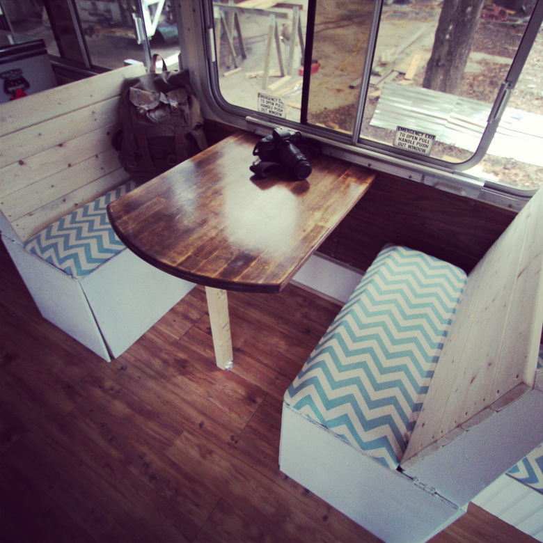 La transformation d'un vieux bus scolaire en camping car la transformation d un vieux bus scolaire en camping car 7 la-transformation-d-un-vieux-bus-scolaire-en-camping-car-7