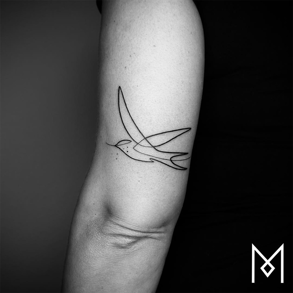 Les tatouages minimalistes linéaires de Mo Ganji De nouveaux tatouages en lignes continues par Mo Ganji 4 De-nouveaux-tatouages-en-lignes-continues-par-Mo-Ganji-4
