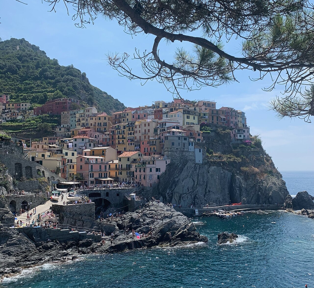 manarola cinque terre village italie Manarola et ses maisons colorées dans les Cinque Terre en Italie