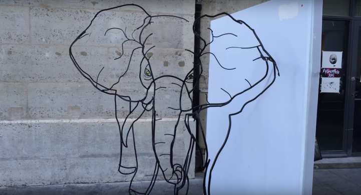 Une incroyable sculpture éléphant-girafe selon l'angle de vue par Matthieu Robert-Ortis une incroyable sculpture elephant girafe selon l angle de vue par Matthieu Robert Ortis 2 une-incroyable-sculpture-elephant-girafe-selon-l-angle-de-vue-par-Matthieu-Robert-Ortis-2