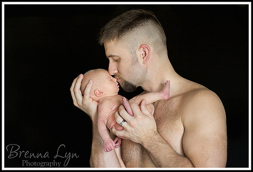 20 magnifiques photos de papas et leur bébé 20 magnifiques photos de papas et leur bebe 8 20-magnifiques-photos-de-papas-et-leur-bebe-8