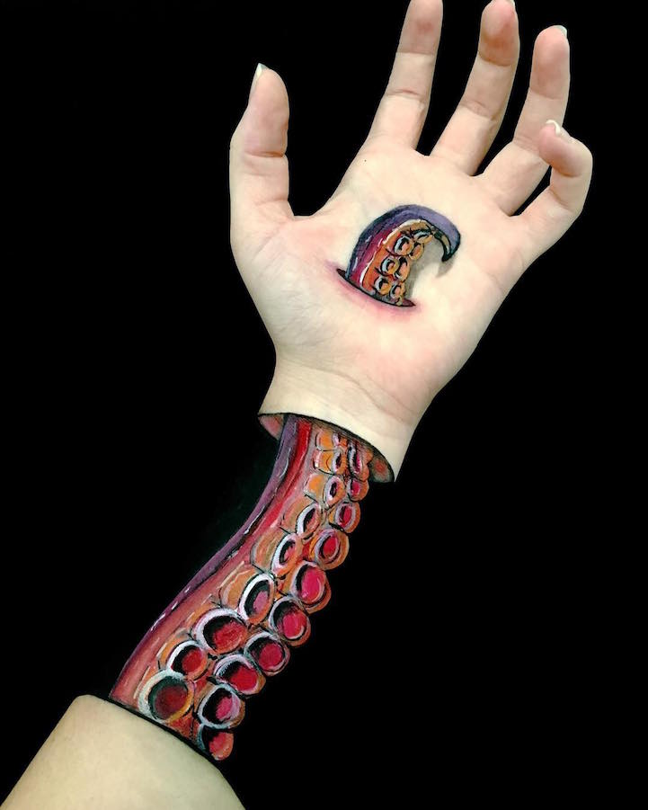 Du body-painting surréaliste sur les mains par Lisha Simpson du body painting surrealiste sur les mains par Lisha Simpson 2 du-body-painting-surrealiste-sur-les-mains-par-Lisha-Simpson-2