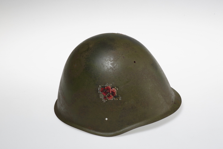 Les casques brodés de Severija Inčirauskaitė-Kriaunevičienė les casques brodes de Severija Incirauskaite Kriauneviciene 4 les-casques-brodes-de-Severija-Incirauskaite-Kriauneviciene-4