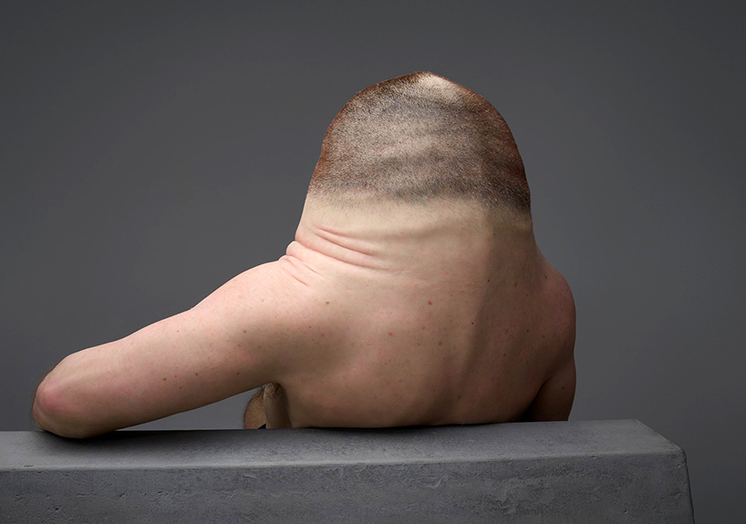 Dos et nuque de Graham Dos et nuque de Graham, sculpture représentant un humain adapté aux collisions routières