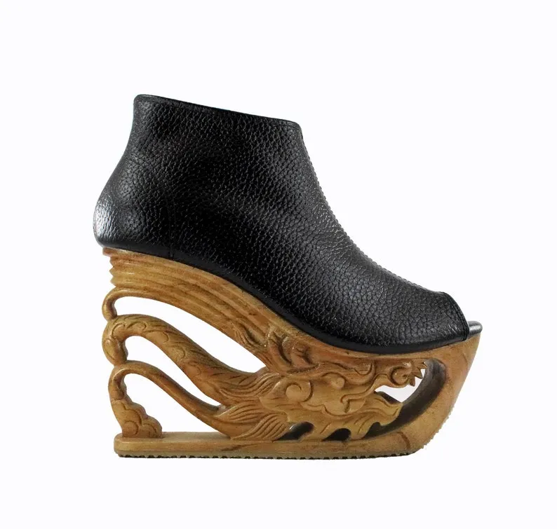 Des chaussures aux semelles de bois sculptées chaussures aux semelles de bois sculptees concues par LanVy Nguyen 14 chaussures-aux-semelles-de-bois-sculptees-conçues-par-LanVy-Nguyen-14