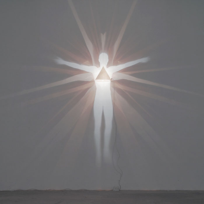 Les œuvres d'ombres et de lumières de Fabrizio Corneli le sculpteur d'ombres les oeuvres d ombres et de lumieres de Fabrizio Corneli sculpteur d ombres 3 les-oeuvres-d-ombres-et-de-lumieres-de-Fabrizio-Corneli-sculpteur-d-ombres-3