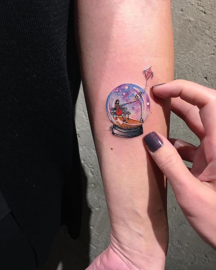 Les tatouages en vignettes circulaires de Eva Krdbk Les tatouages en vignettes circulaires de Eva Krdbk 9 Les-tatouages-en-vignettes-circulaires-de-Eva-Krdbk-9