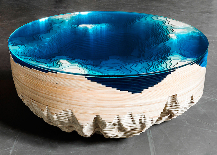 Abyss Horizon - une table de multiple couche de bois imitant l'océan par Christopher Duffy Abyss Horizon une table de multiple couche de bois imitant l ocean par Christopher Duffy 6 abyss-horizon-une-table-de-multiple-couche-de-bois-imitant-l-ocean-par-christopher-duffy-6