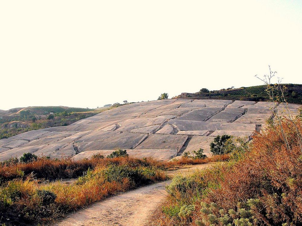 Cretto di Burri - le labyrinthe de béton de Gibellina Cretto di Burri le labyrinthe de beton de Gibellina 4 cretto-di-burri-le-labyrinthe-de-beton-de-gibellina-4