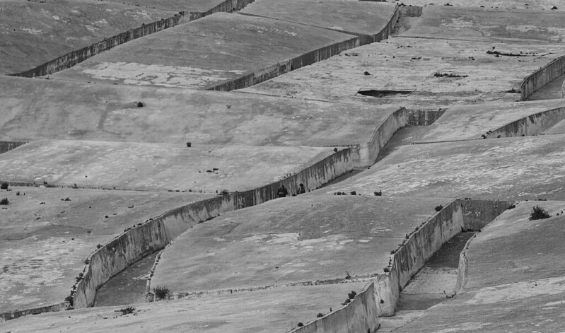 Cretto di Burri - le labyrinthe de béton de Gibellina Cretto di Burri le labyrinthe de beton de Gibellina 7 Cretto-di-Burri-le-labyrinthe-de-beton-de-Gibellina-7