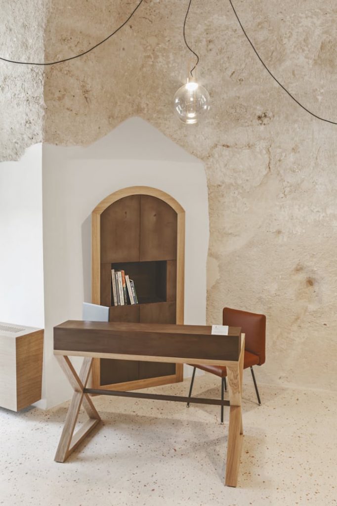 La transformation de grottes en appartements modernes par des architectes italiens La transformation de grottes en appartements modernes par des architectes italiens 10 la-transformation-de-grottes-en-appartements-modernes-par-des-architectes-italiens-10