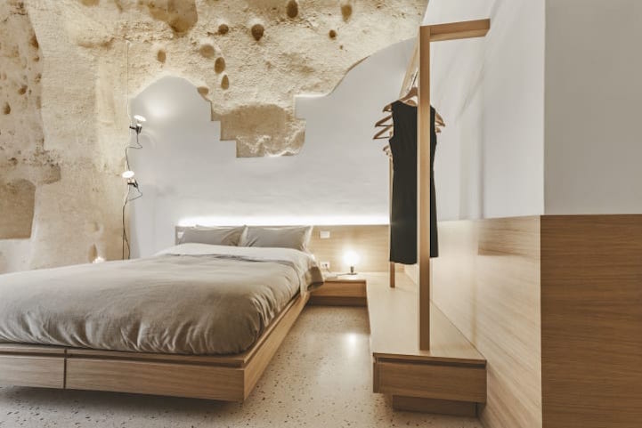 La transformation de grottes en appartements modernes par des architectes italiens La transformation de grottes en appartements modernes par des architectes italiens 4 la-transformation-de-grottes-en-appartements-modernes-par-des-architectes-italiens-4