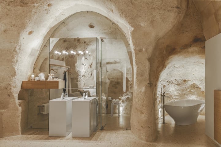La transformation de grottes en appartements modernes par des architectes italiens La transformation de grottes en appartements modernes par des architectes italiens 5 la-transformation-de-grottes-en-appartements-modernes-par-des-architectes-italiens-5