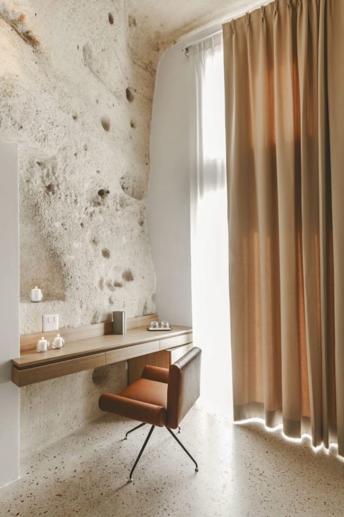 La transformation de grottes en appartements modernes par des architectes italiens La transformation de grottes en appartements modernes par des architectes italiens 6 la-transformation-de-grottes-en-appartements-modernes-par-des-architectes-italiens-6