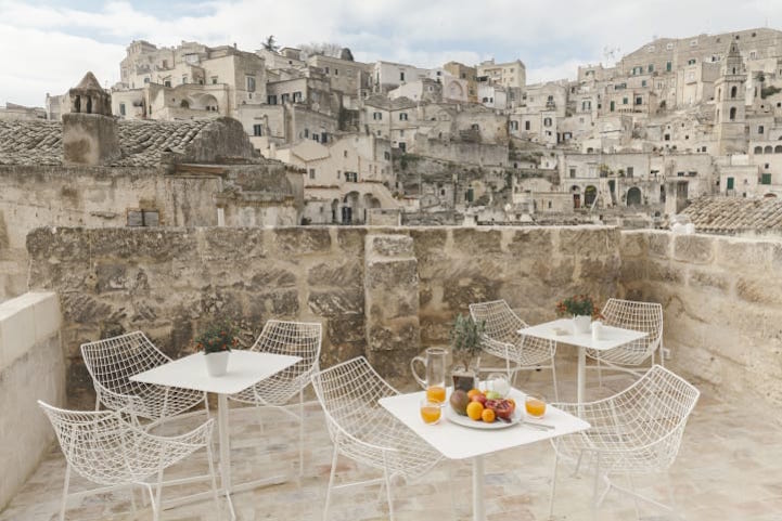 La transformation de grottes en appartements modernes par des architectes italiens La transformation de grottes en appartements modernes par des architectes italiens 9 la-transformation-de-grottes-en-appartements-modernes-par-des-architectes-italiens-9