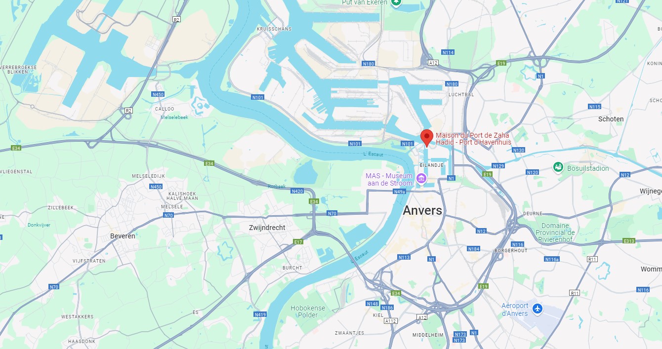 Le Havenhuis: une extension de bâtiment en forme de bateau de verre à Anvers Une extension de batiment en forme de bateau de verre a Anvers zaha hadid havenhuis Une-extension-de-batiment-en-forme-de-bateau-de-verre-a-Anvers-zaha-hadid-havenhuis