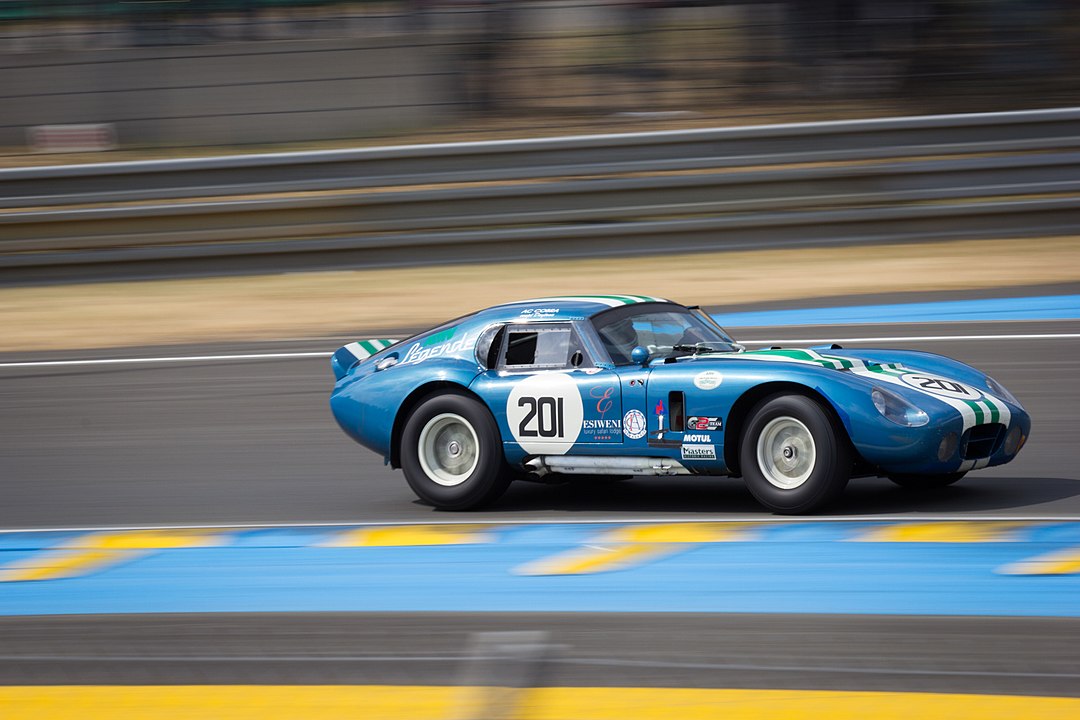 10 des meilleures supercars des années 60 10 des meilleures supercars des annees 60 Shelby Cobra Le Mans Legend 2015.Driver: Ludovic Caron