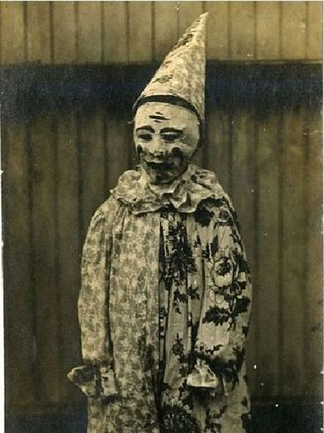 34 photos vintage de clowns horribles et terrifiants 34 photos vintage de clown horribles et terrifiants 2 34-photos-vintage-de-clowns-horribles-et-terrifiants-2