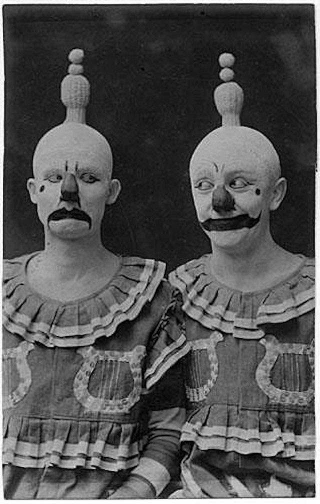 34 photos vintage de clowns horribles et terrifiants 34 photos vintage de clown horribles et terrifiants 24 34-photos-vintage-de-clown-horribles-et-terrifiants-24