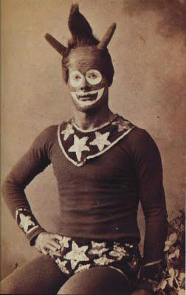 34 photos vintage de clowns horribles et terrifiants 34 photos vintage de clown horribles et terrifiants 35 34-photos-vintage-de-clown-horribles-et-terrifiants-35