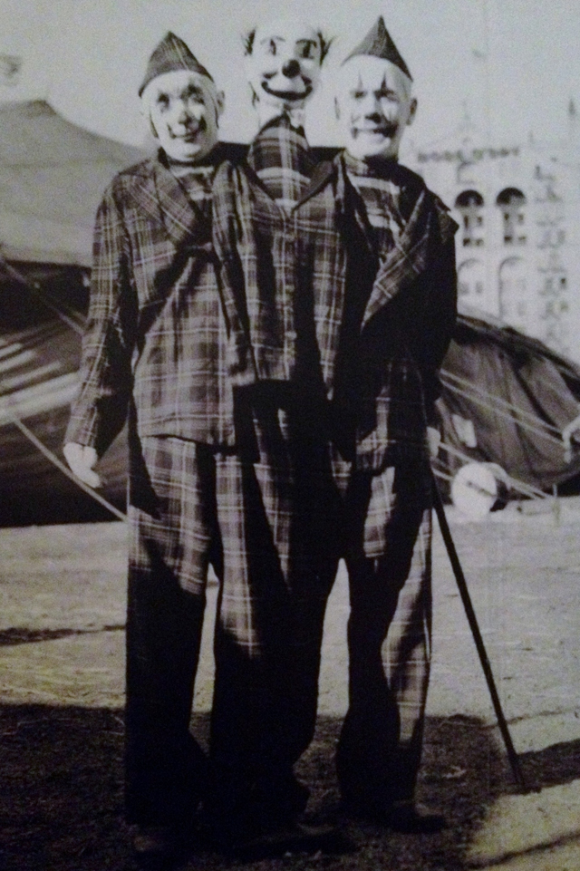 34 photos vintage de clowns horribles et terrifiants 34 photos vintage de clown horribles et terrifiants 8 34-photos-vintage-de-clown-horribles-et-terrifiants-8