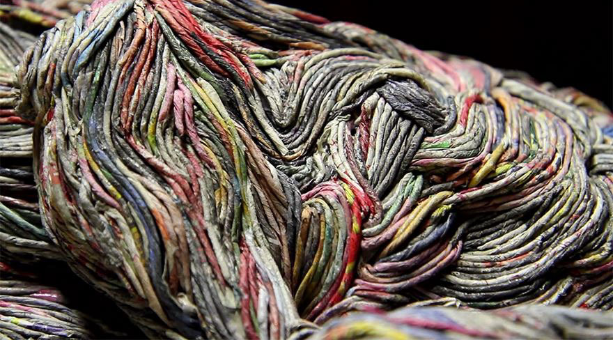 Chie Hitotsuyama roule du papier journal pour faire des sculptures incroyables Chie Hitotsuyama roule du papier journal pour faire des sculptures incroyables 5 chie-hitotsuyama-roule-du-papier-journal-pour-faire-des-sculptures-incroyables-5