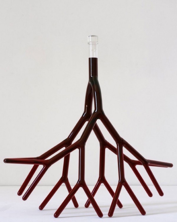 Des carafes en forme de veines pour faire décanter le vin des carafes en forme de veines pour faire decanter le vin par etienne meneau 2 des-carafes-en-forme-de-veines-pour-faire-decanter-le-vin-par-etienne-meneau-2