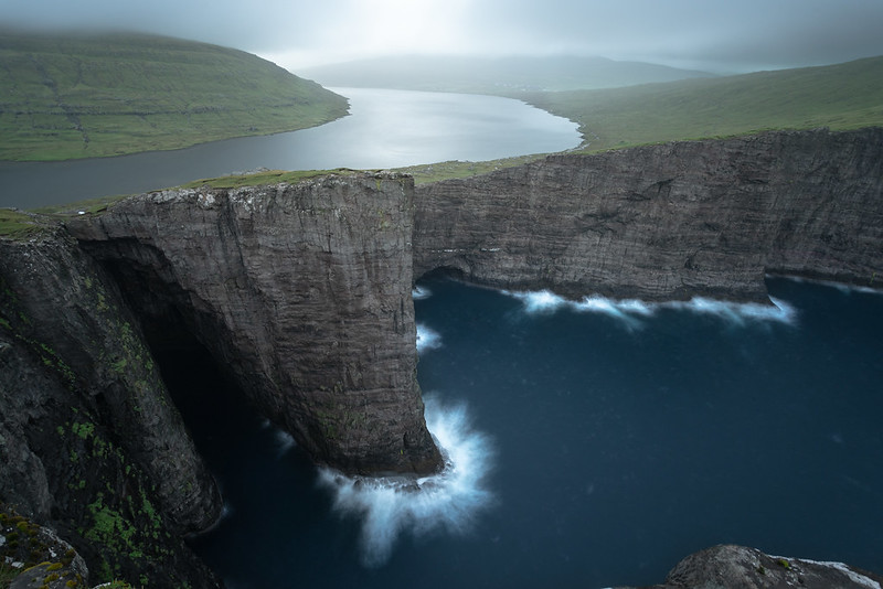 Une étonnante illusion d'optique naturelle avec ce lac qui semble être à plus de 100 mètres au dessus de l'océan une etonnante illusion d optique naturelle avec ce lac qui semble etre a plus de 100 metres au dessus de locean 4 une-etonnante-illusion-d-optique-naturelle-avec-ce-lac-qui-semble-etre-a-plus-de-100-metres-au-dessus-de-locean-4