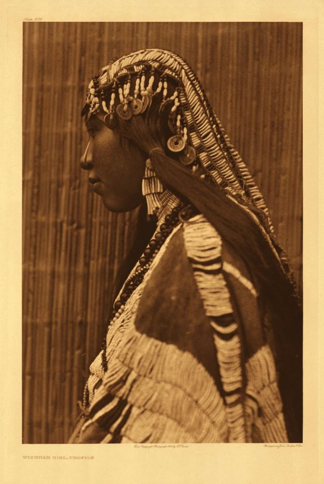 40 portraits d'amérindiens du début du 20ème siècle par Edward S. Curtis 40 portraits d amerindiens du debut du 20eme siecle par Edward S Curtis 11 40-portraits-d-amerindiens-du-debut-du-20eme-siecle-par-edward-s-curtis-11