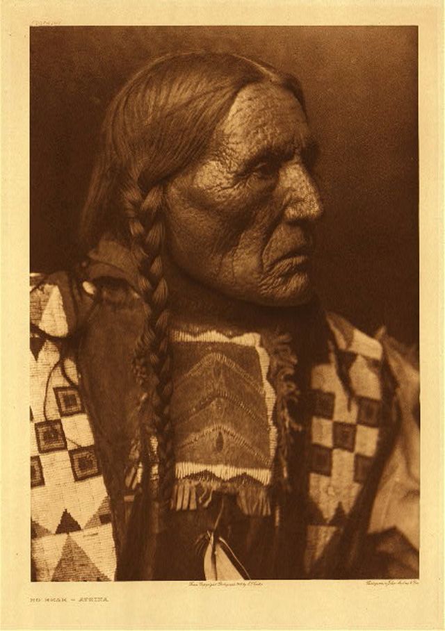 40 portraits d'amérindiens du début du 20ème siècle par Edward S. Curtis 40 portraits d amerindiens du debut du 20eme siecle par Edward S Curtis 19 40-portraits-d-amerindiens-du-debut-du-20eme-siecle-par-edward-s-curtis-19