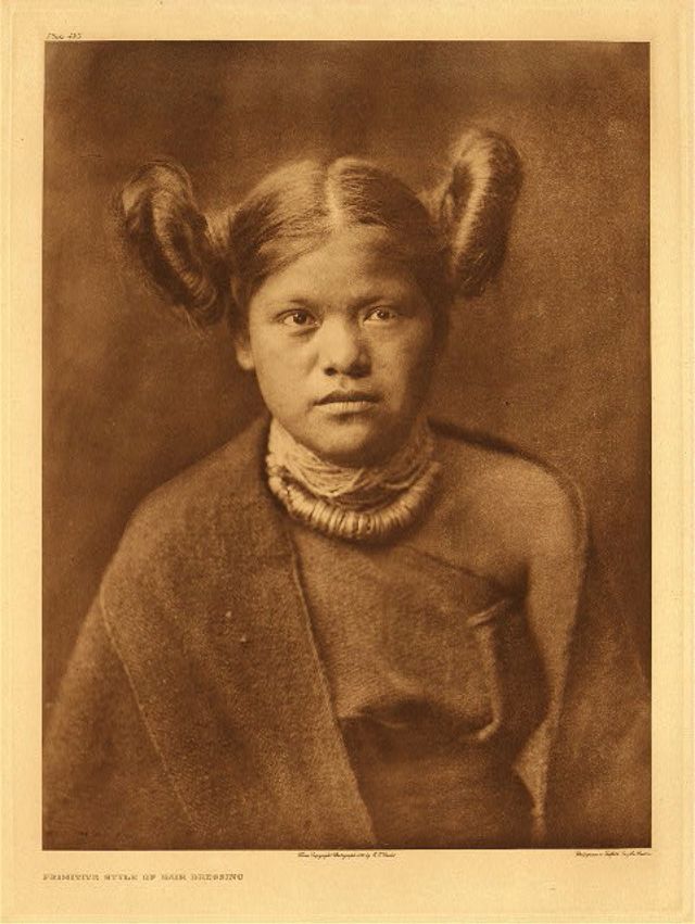 40 portraits d'amérindiens du début du 20ème siècle par Edward S. Curtis 40 portraits d amerindiens du debut du 20eme siecle par Edward S Curtis 21 40-portraits-d-amerindiens-du-debut-du-20eme-siecle-par-edward-s-curtis-21