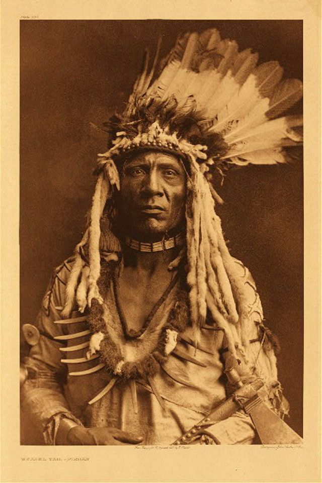 40 portraits d'amérindiens du début du 20ème siècle par Edward S. Curtis 40 portraits d amerindiens du debut du 20eme siecle par Edward S Curtis 26 40-portraits-d-amerindiens-du-debut-du-20eme-siecle-par-edward-s-curtis-26
