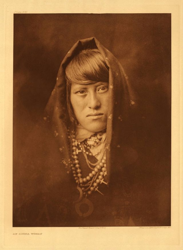 40 portraits d'amérindiens du début du 20ème siècle par Edward S. Curtis 40 portraits d amerindiens du debut du 20eme siecle par Edward S Curtis 34 40-portraits-d-amerindiens-du-debut-du-20eme-siecle-par-edward-s-curtis-34