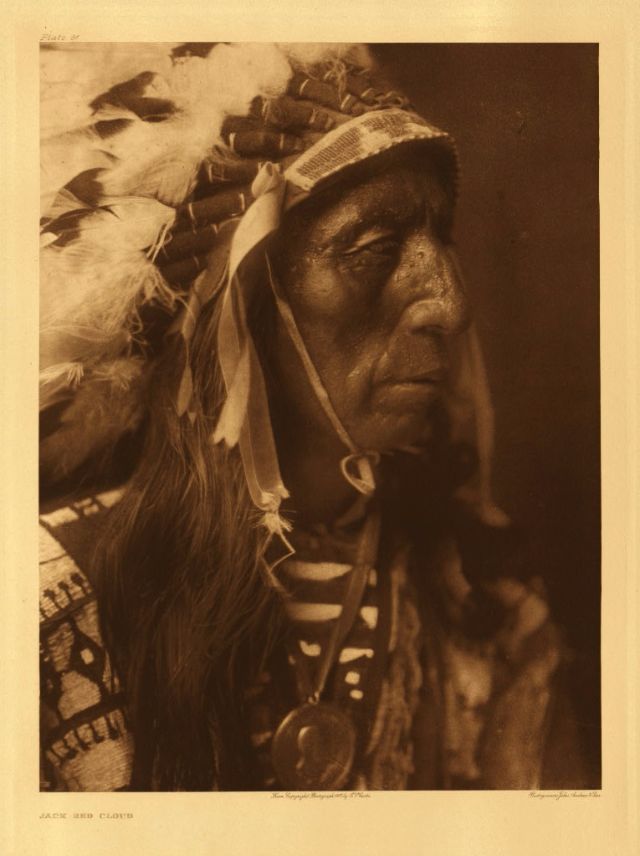 40 portraits d'amérindiens du début du 20ème siècle par Edward S. Curtis 40 portraits d amerindiens du debut du 20eme siecle par Edward S Curtis 36 40-portraits-d-amerindiens-du-debut-du-20eme-siecle-par-edward-s-curtis-36