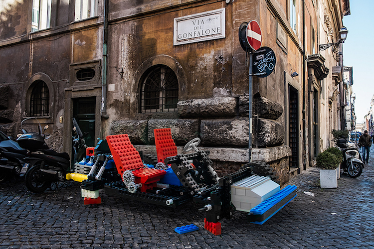 Quand des voitures Lego envahissent les rues de Rome Quand des voitures Lego envahissent les rues de Rome par Domenico Franco 6 quand-des-voitures-lego-envahissent-les-rues-de-rome-par-domenico-franco-6
