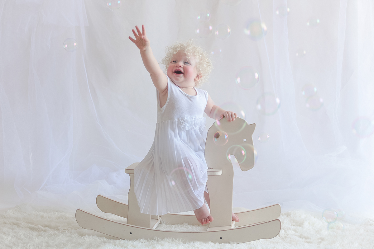 L'étrange beauté porcelaine des albinos par Yulia Taits l etrange beaute porcelaine des albinos avec ces portraits magnifiques de personnes atteintes d albinisme par Yulia Taits 7 l-etrange-beaute-porcelaine-des-albinos-avec-ces-portraits-magnifiques-de-personnes-atteintes-d-albinisme-par-Yulia-Taits-6